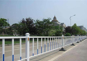 相關(guān)路段準(zhǔn)備安裝警示燈